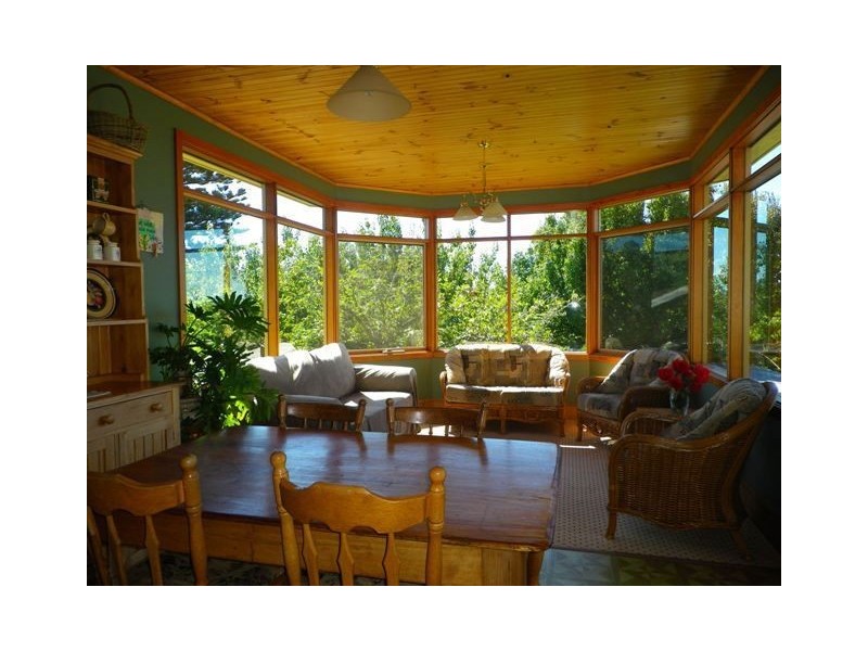 25 Main Road, Penguin TAS 7316