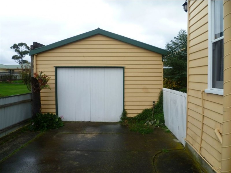 11 Queen Street, Ulverstone TAS 7315