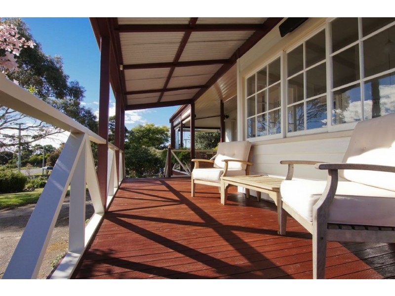 17 Main Road, Penguin TAS 7316