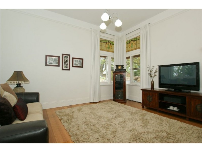 17 Main Road, Penguin TAS 7316