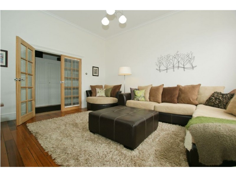 17 Main Road, Penguin TAS 7316