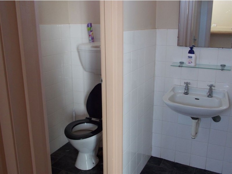 80 Main Road, Penguin TAS 7316