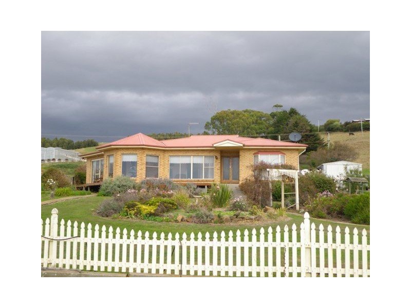 246 Main Road, Penguin TAS 7316