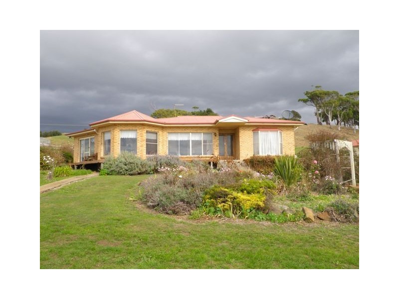 246 Main Road, Penguin TAS 7316