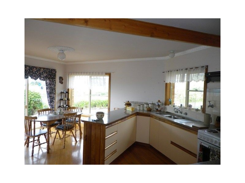 246 Main Road, Penguin TAS 7316