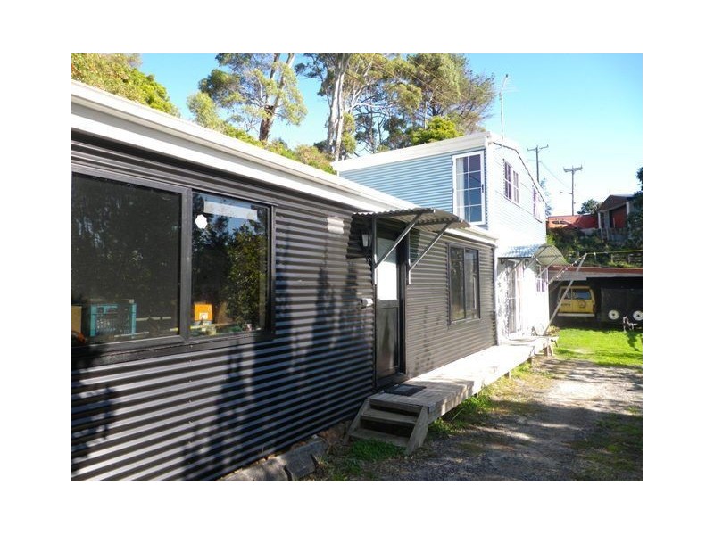 1 Main Road, Penguin TAS 7316
