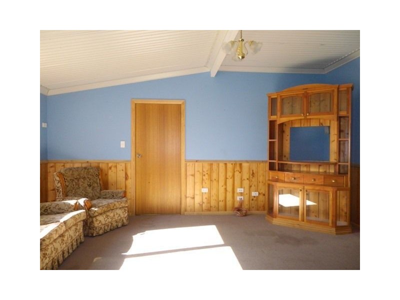 1 Main Road, Penguin TAS 7316