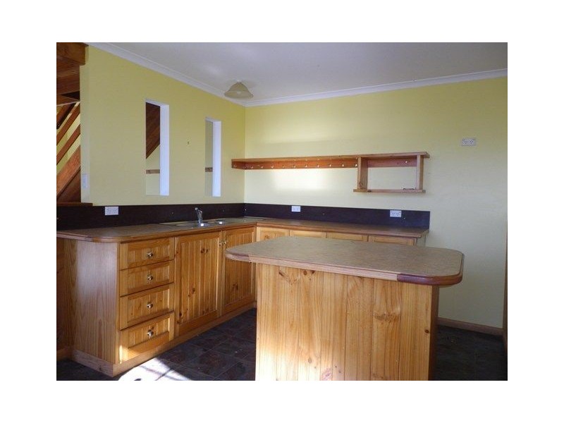 1 Main Road, Penguin TAS 7316