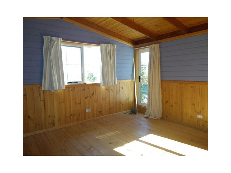 1 Main Road, Penguin TAS 7316