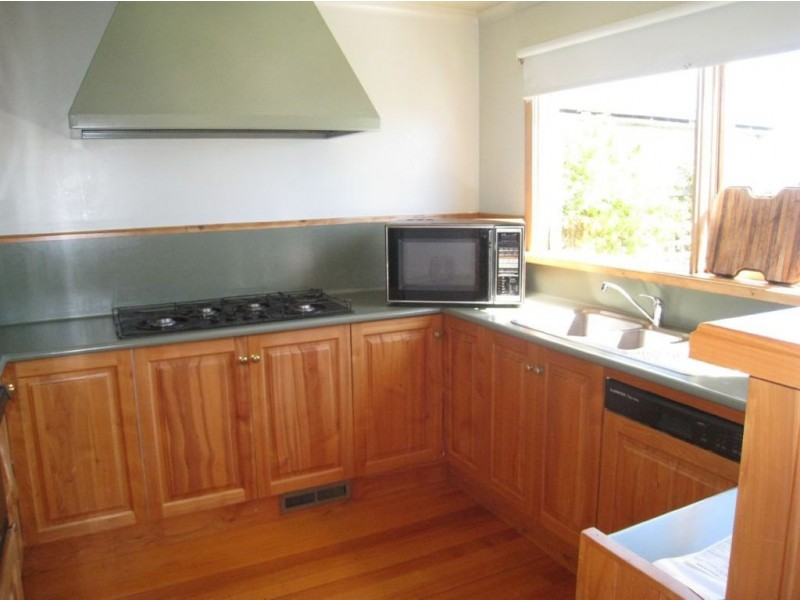 111 Main Road, Penguin TAS 7316