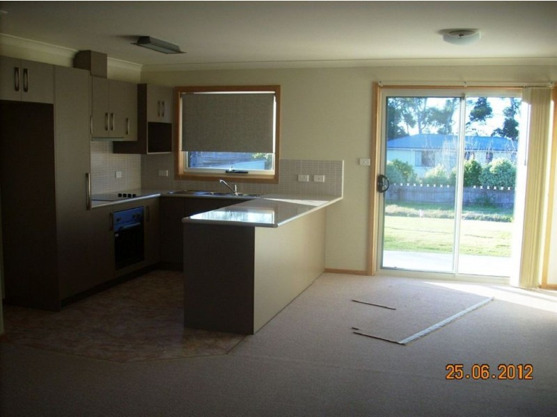 2/11 Ihlata Street, Ulverstone TAS 7315