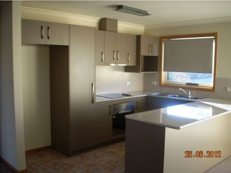 2/11 Ihlata Street, Ulverstone TAS 7315