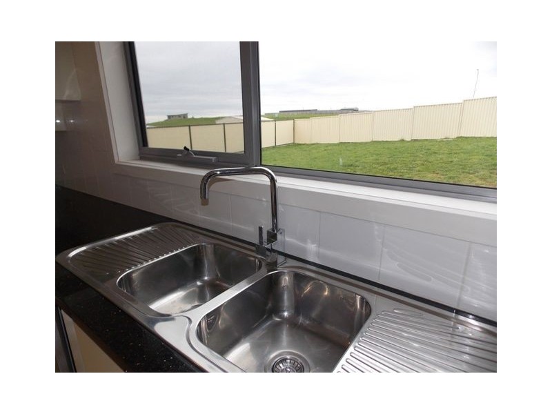 25 Hales Street, Penguin TAS 7316