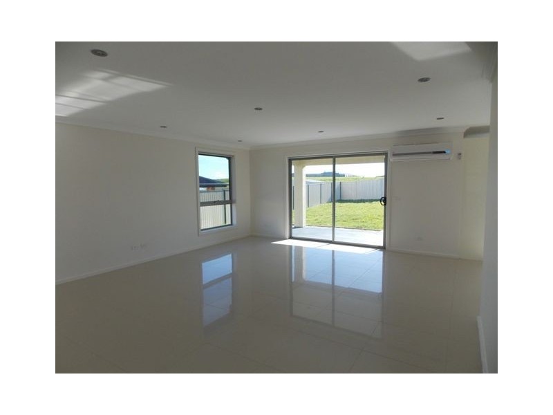 25 Hales Street, Penguin TAS 7316