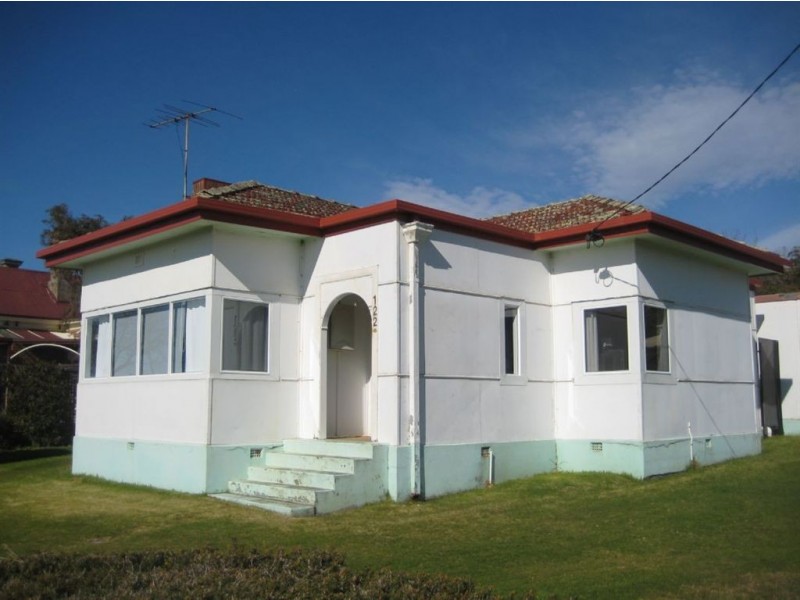 122 Main Road, Penguin TAS 7316