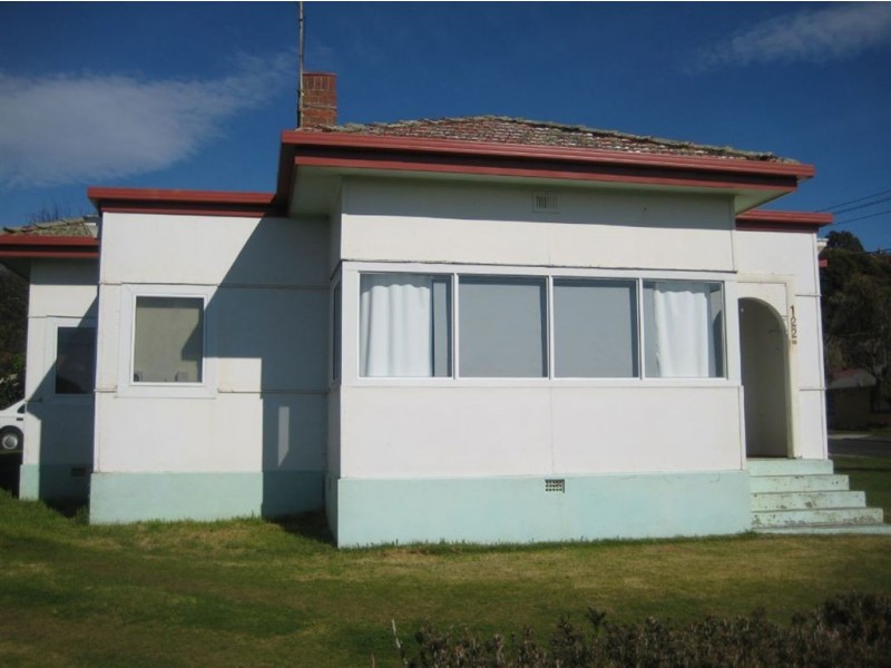 122 Main Road, Penguin TAS 7316