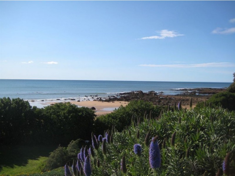 122 Main Road, Penguin TAS 7316