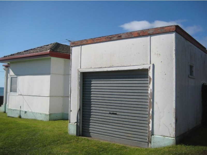 122 Main Road, Penguin TAS 7316