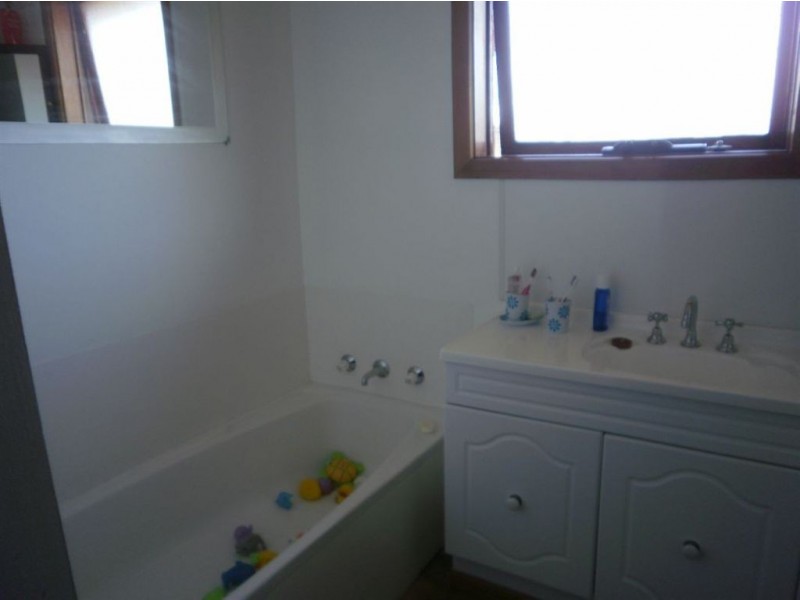 35 South Road, Penguin TAS 7316