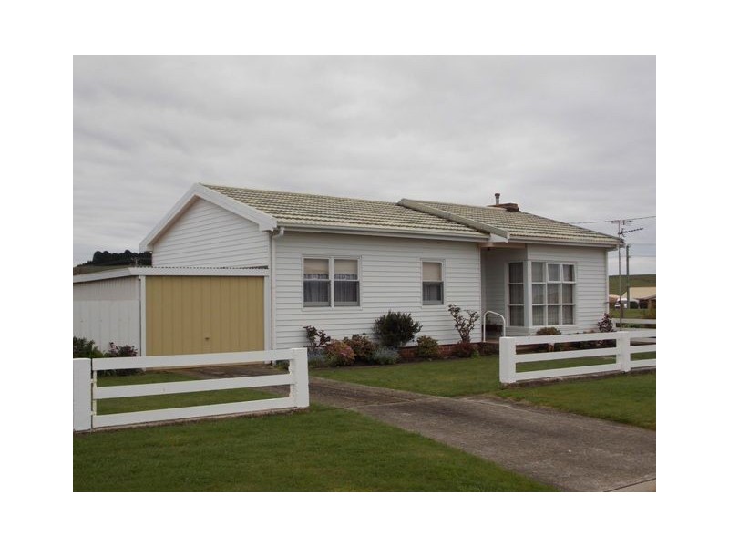 2 Browns Lane, Penguin TAS 7316