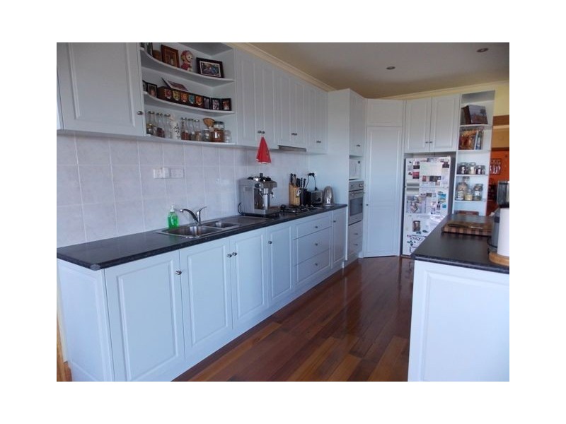 17 Coroneagh Street, Penguin TAS 7316