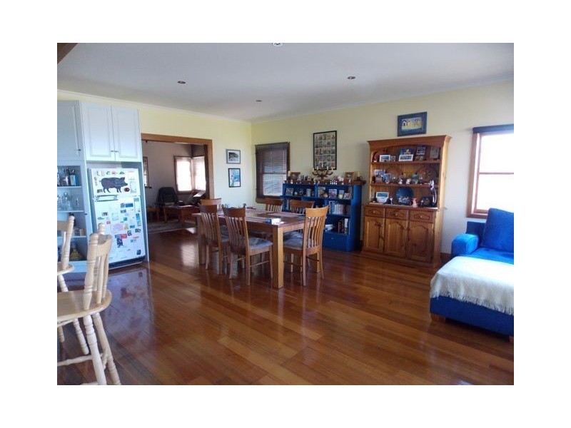 17 Coroneagh Street, Penguin TAS 7316