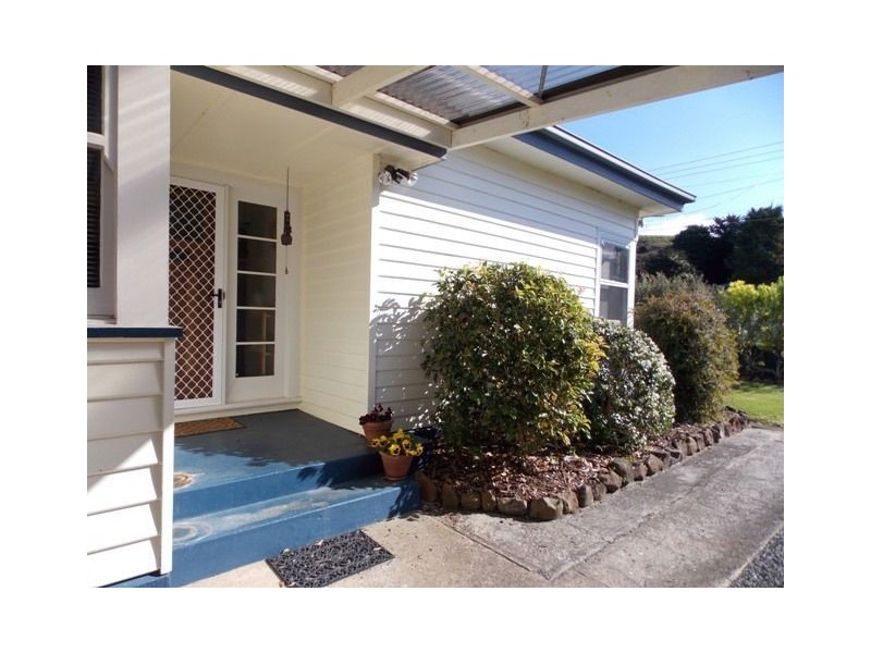 17 Coroneagh Street, Penguin TAS 7316