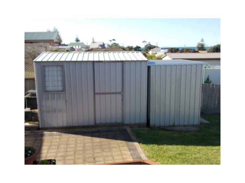 17 Coroneagh Street, Penguin TAS 7316