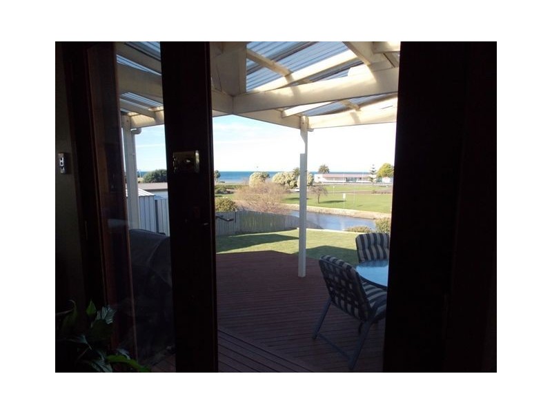 17 Coroneagh Street, Penguin TAS 7316