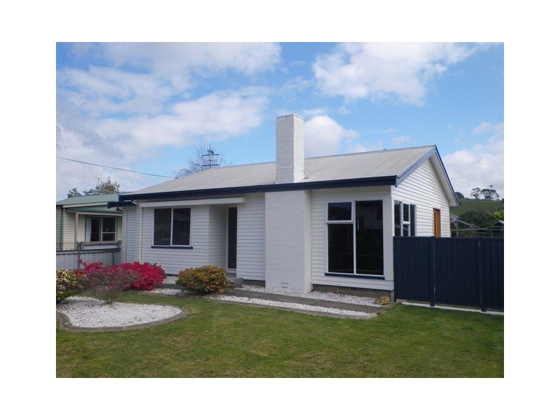 4 Elizabeth Street, Penguin TAS 7316