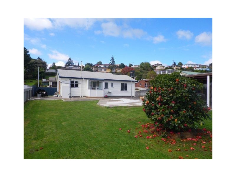 4 Elizabeth Street, Penguin TAS 7316