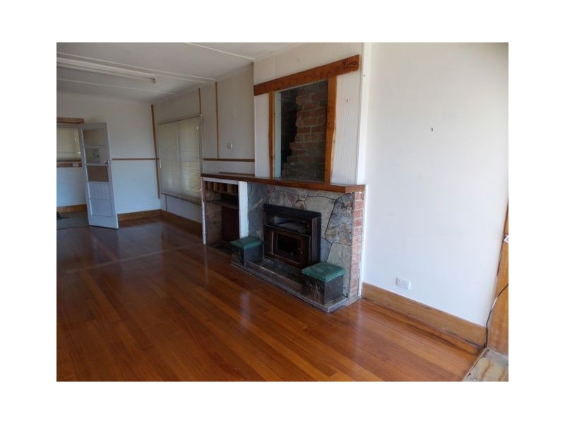 22 King Edward Street, Penguin TAS 7316
