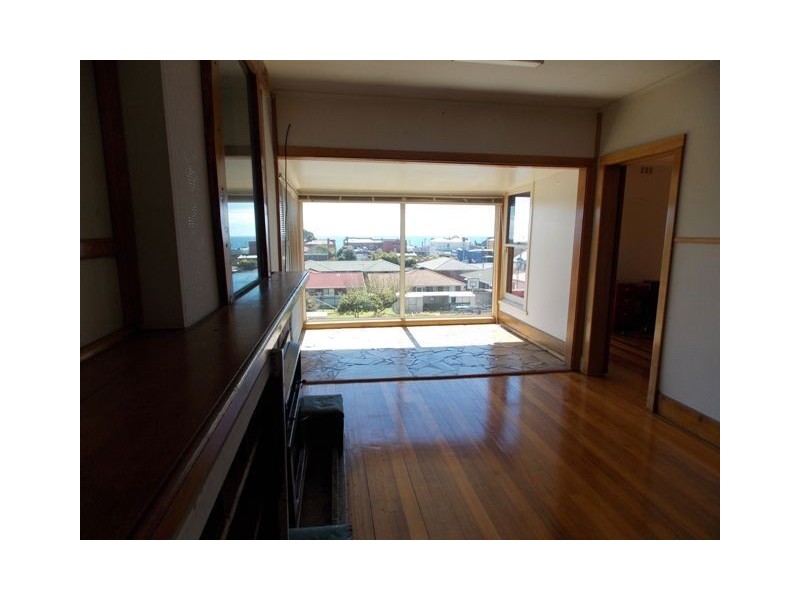 22 King Edward Street, Penguin TAS 7316