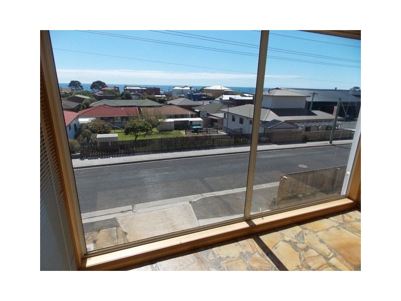 22 King Edward Street, Penguin TAS 7316