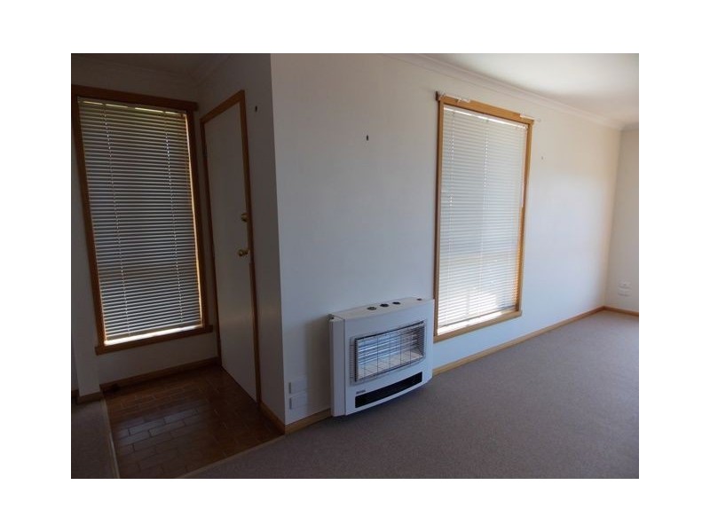 3/1 Long Street, Penguin TAS 7316