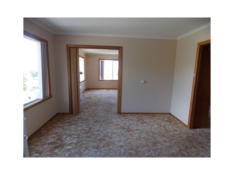 2 Hampson Street, Penguin TAS 7316