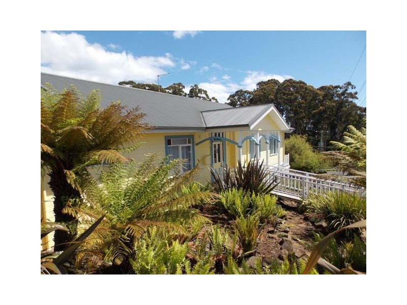 0 0, Penguin TAS 7316