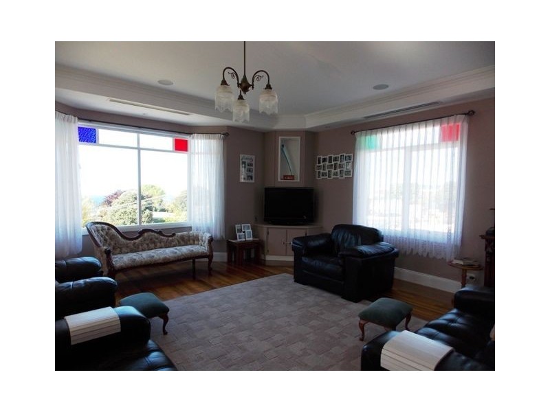 0 0, Penguin TAS 7316