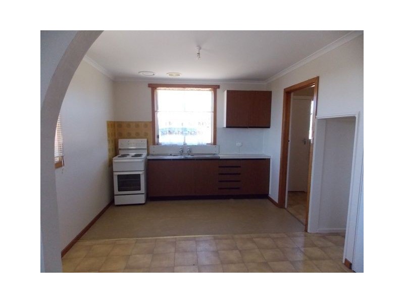 10 Ling Street, Penguin TAS 7316