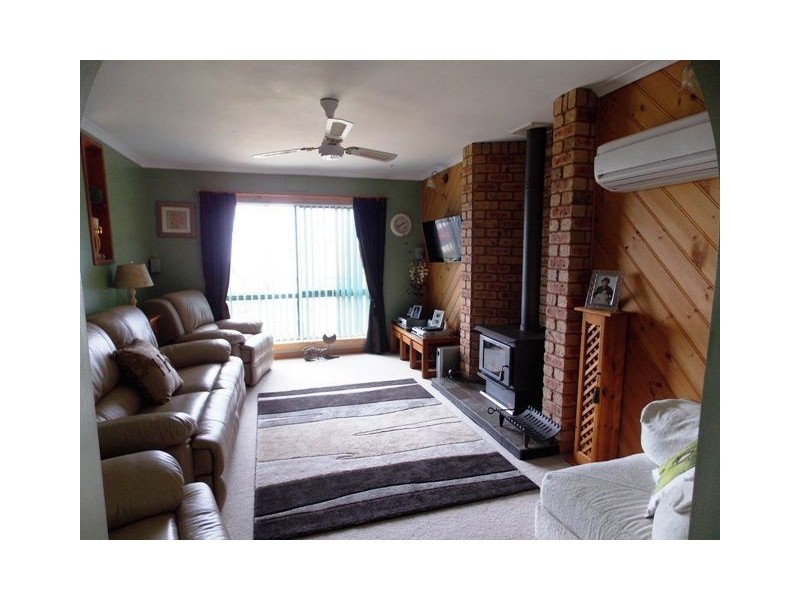 5 Ashwater Crescent, Penguin TAS 7316