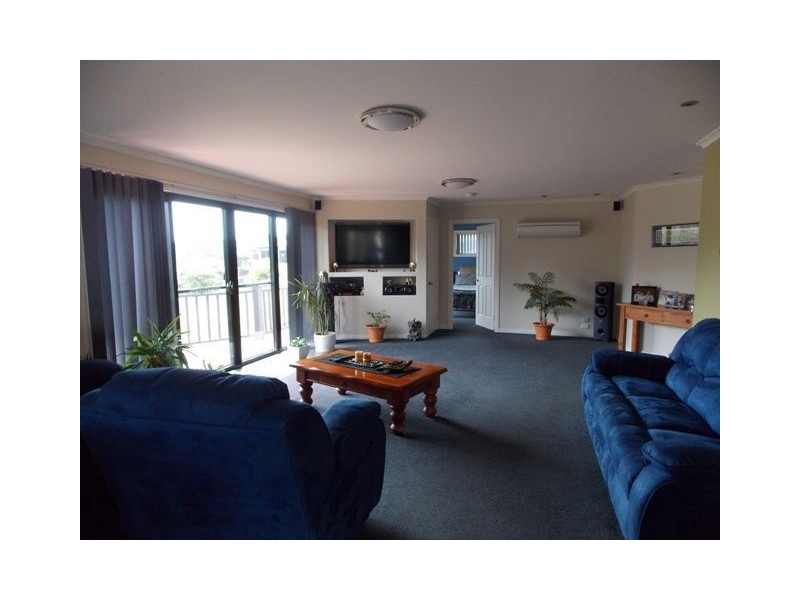 11 Evelyn Street, Penguin TAS 7316