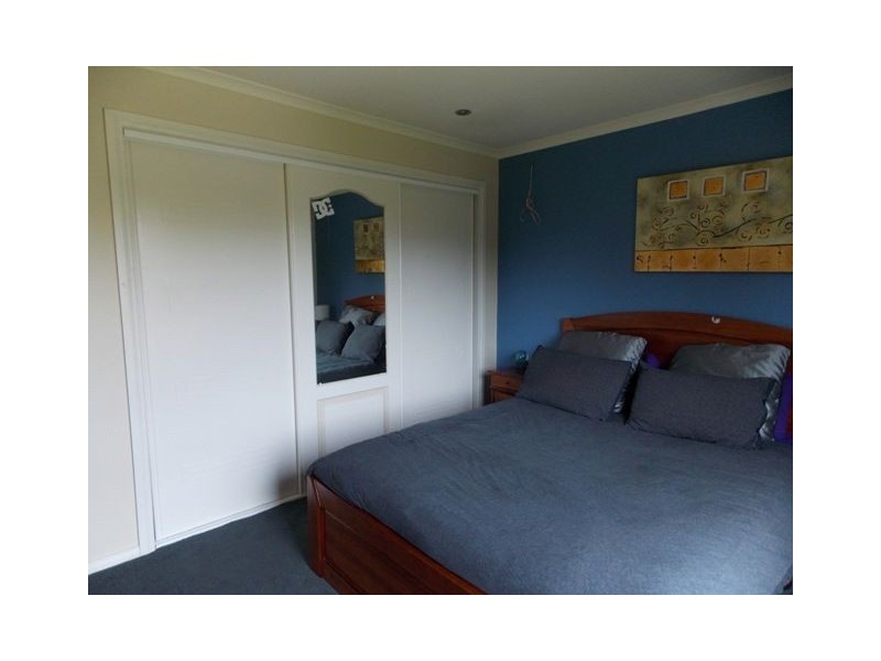 11 Evelyn Street, Penguin TAS 7316