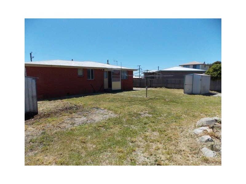 10 Ling Street, Penguin TAS 7316