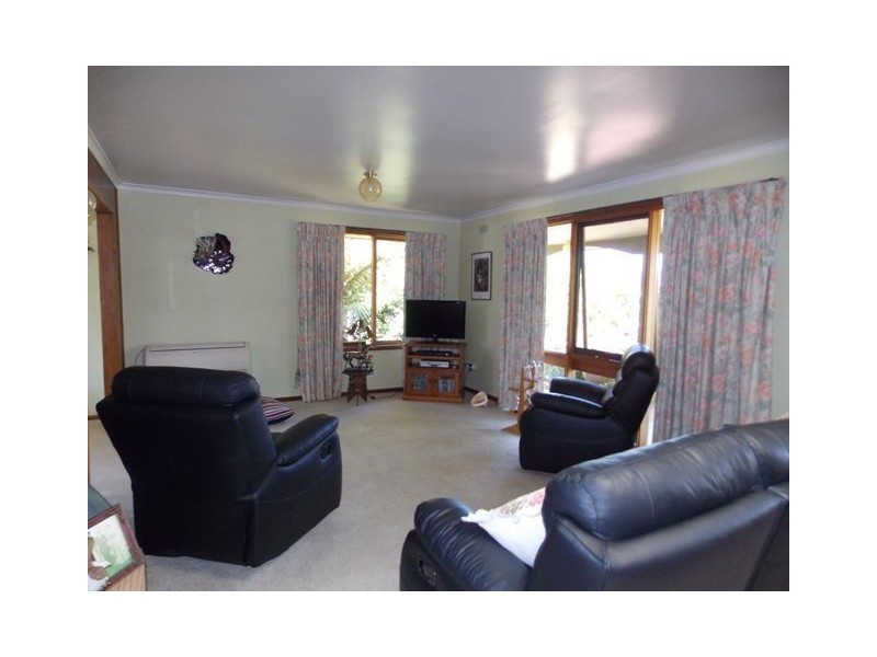 101 South Road, Penguin TAS 7316