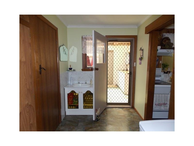 101 South Road, Penguin TAS 7316