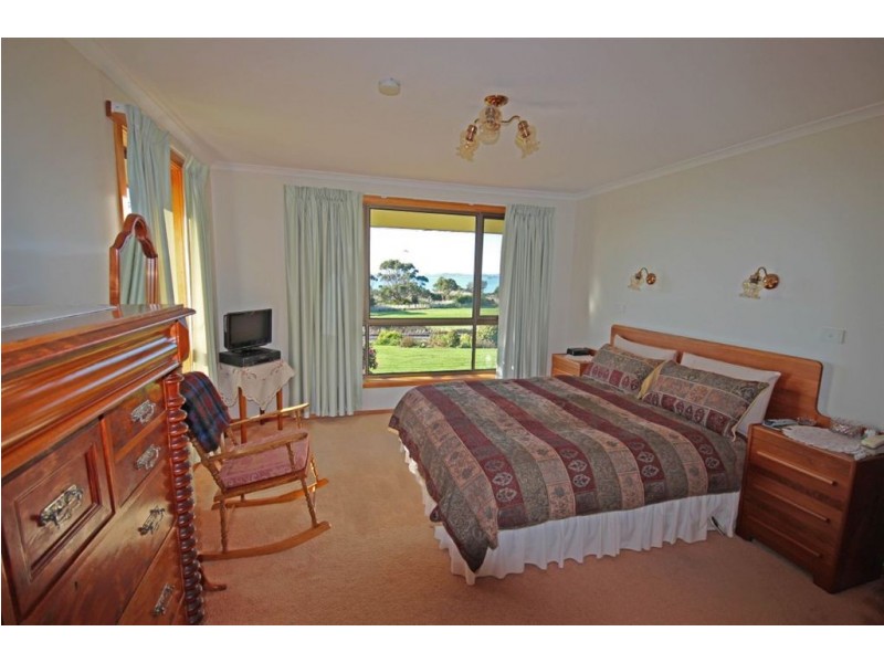 404 Penguin Road, Ulverstone TAS 7315