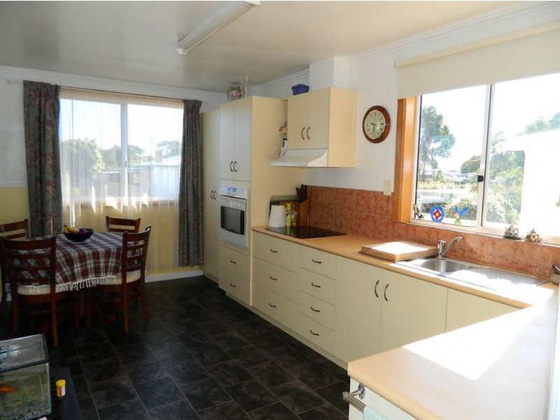 18 Smith Street, Ulverstone TAS 7315