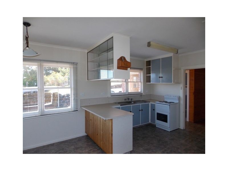 3 South Road, Penguin TAS 7316