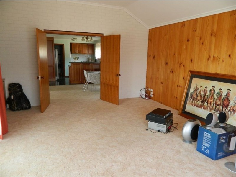 247 Penguin Road, Ulverstone TAS 7315