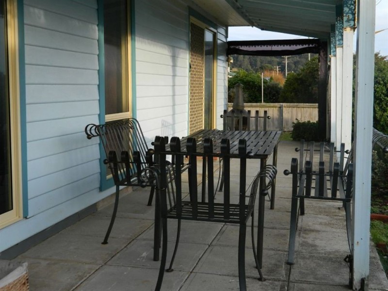 33 Penguin Road, Ulverstone TAS 7315